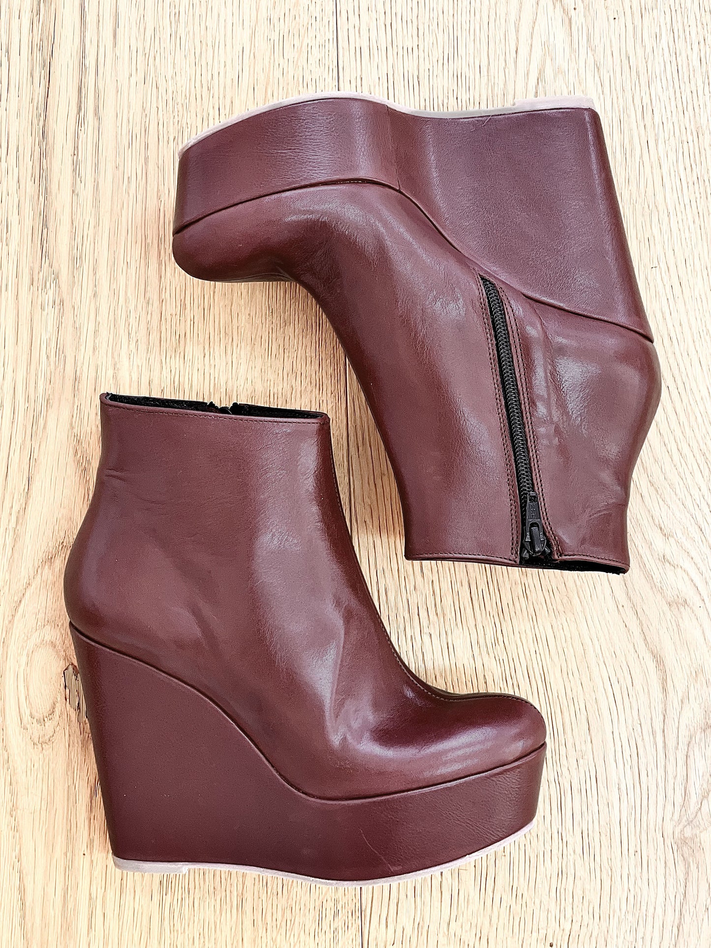BROWN LEATHER BOOT