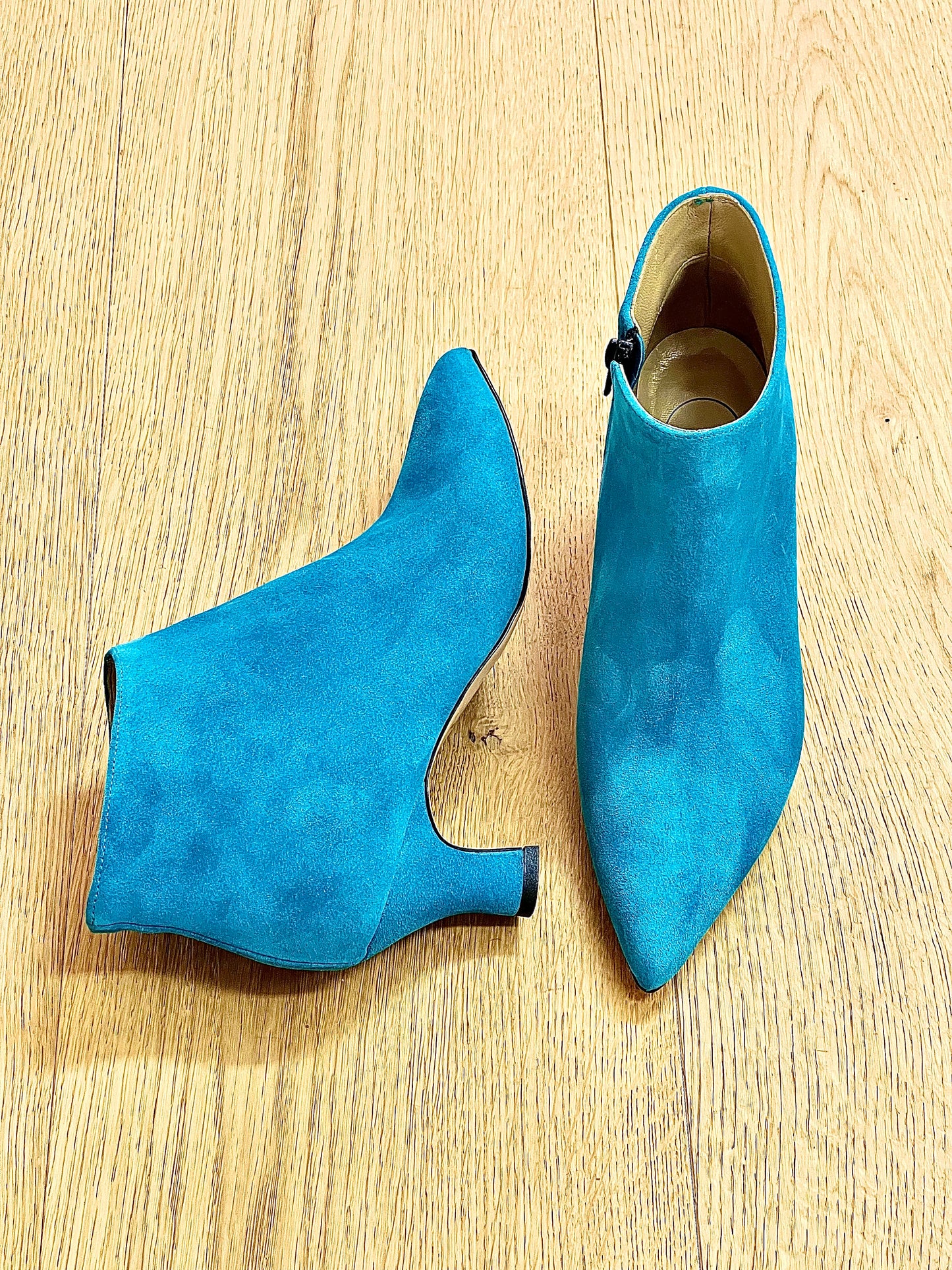 TURQUOISE SUEDE NICK