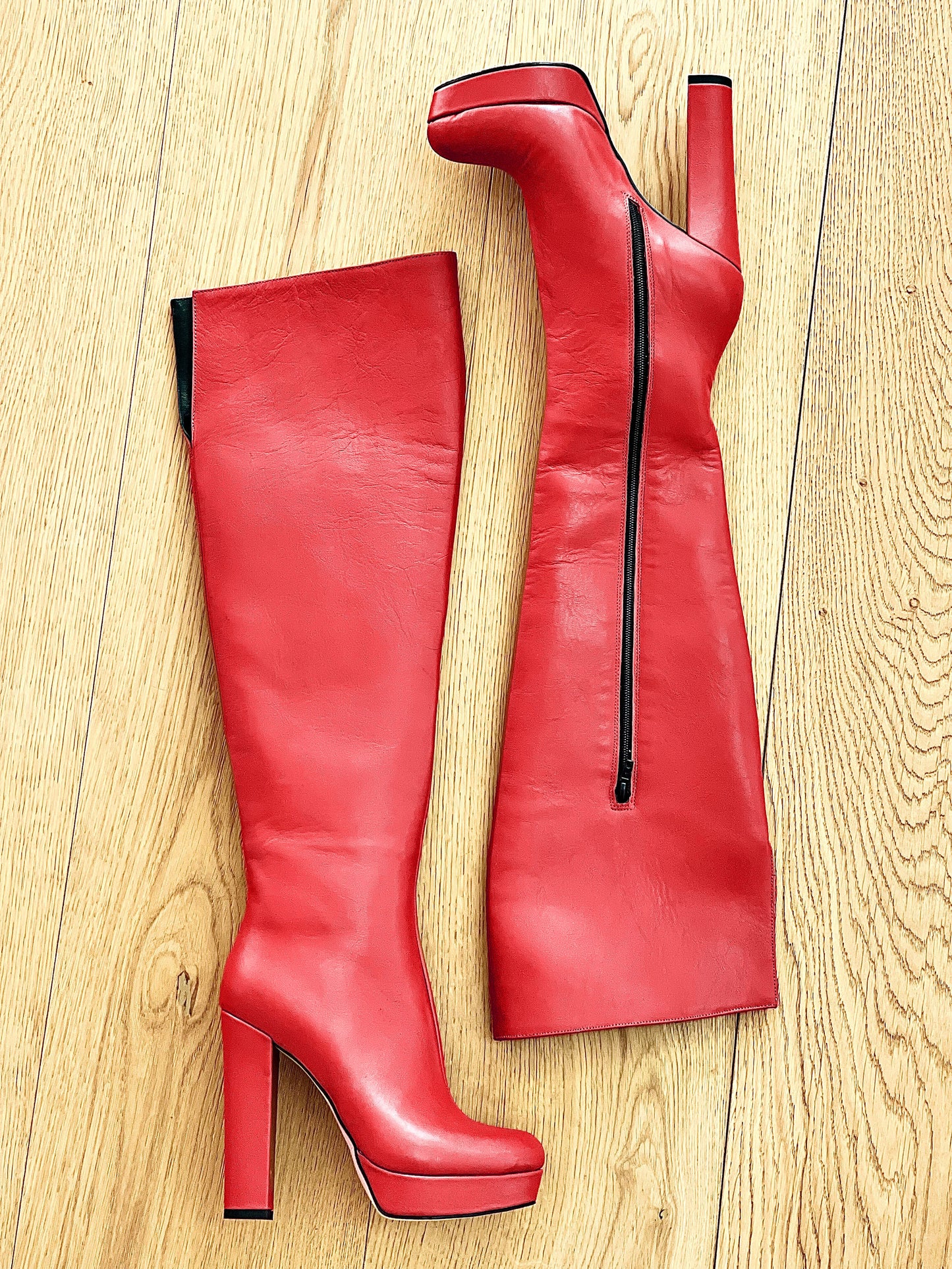 KRISTEN LEATHER RED